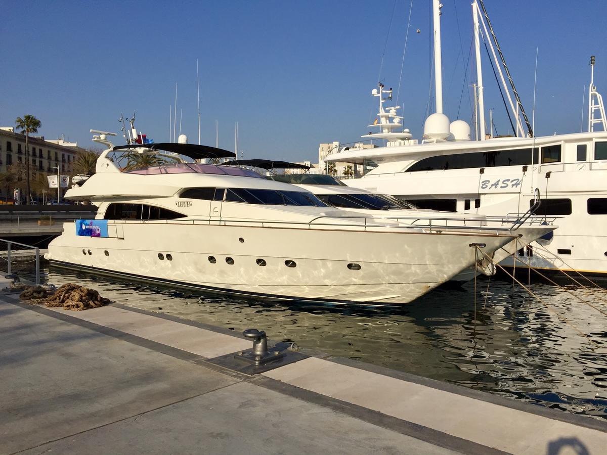 Leigh Yacht Hotel na wodzie